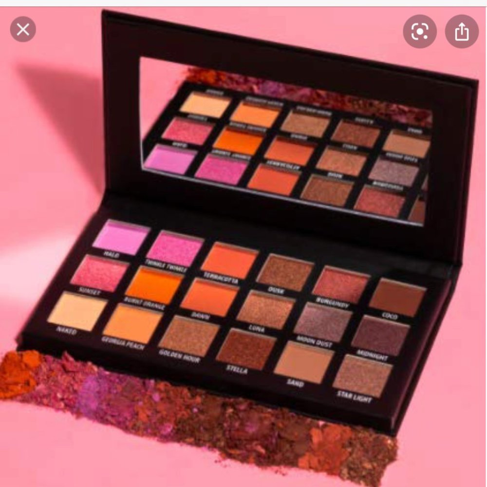 NWT 👁 KAB Day + Night Eyeshadow Palette